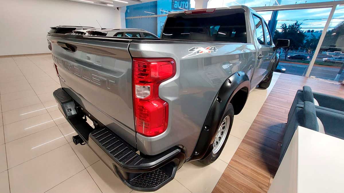 seminuevos-chevrolet-silverado-2023
