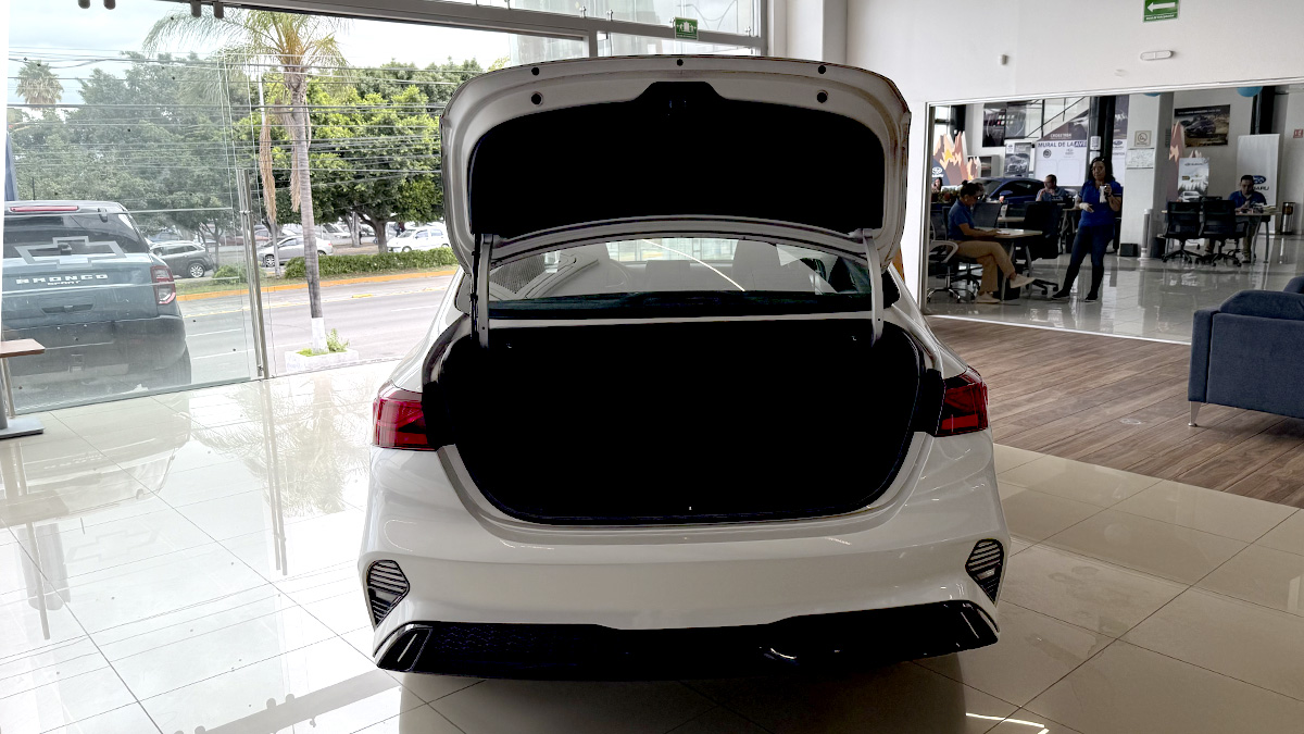 seminuevos-kia-forte-sedan-2024