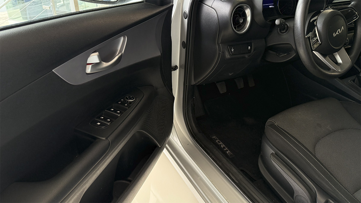 seminuevos-kia-forte-sedan-2024