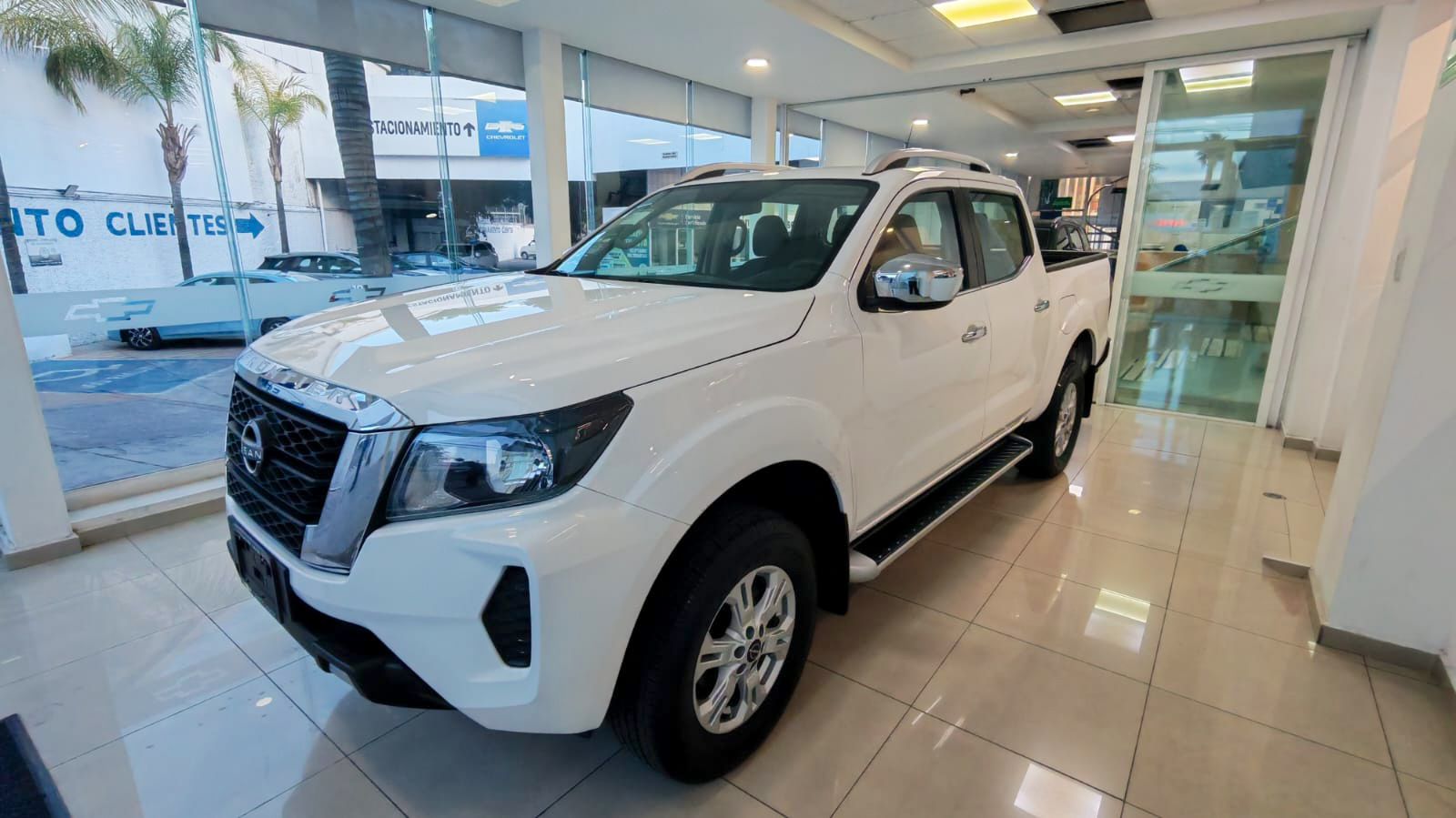 seminuevos-nissan-frontier-np300-2023