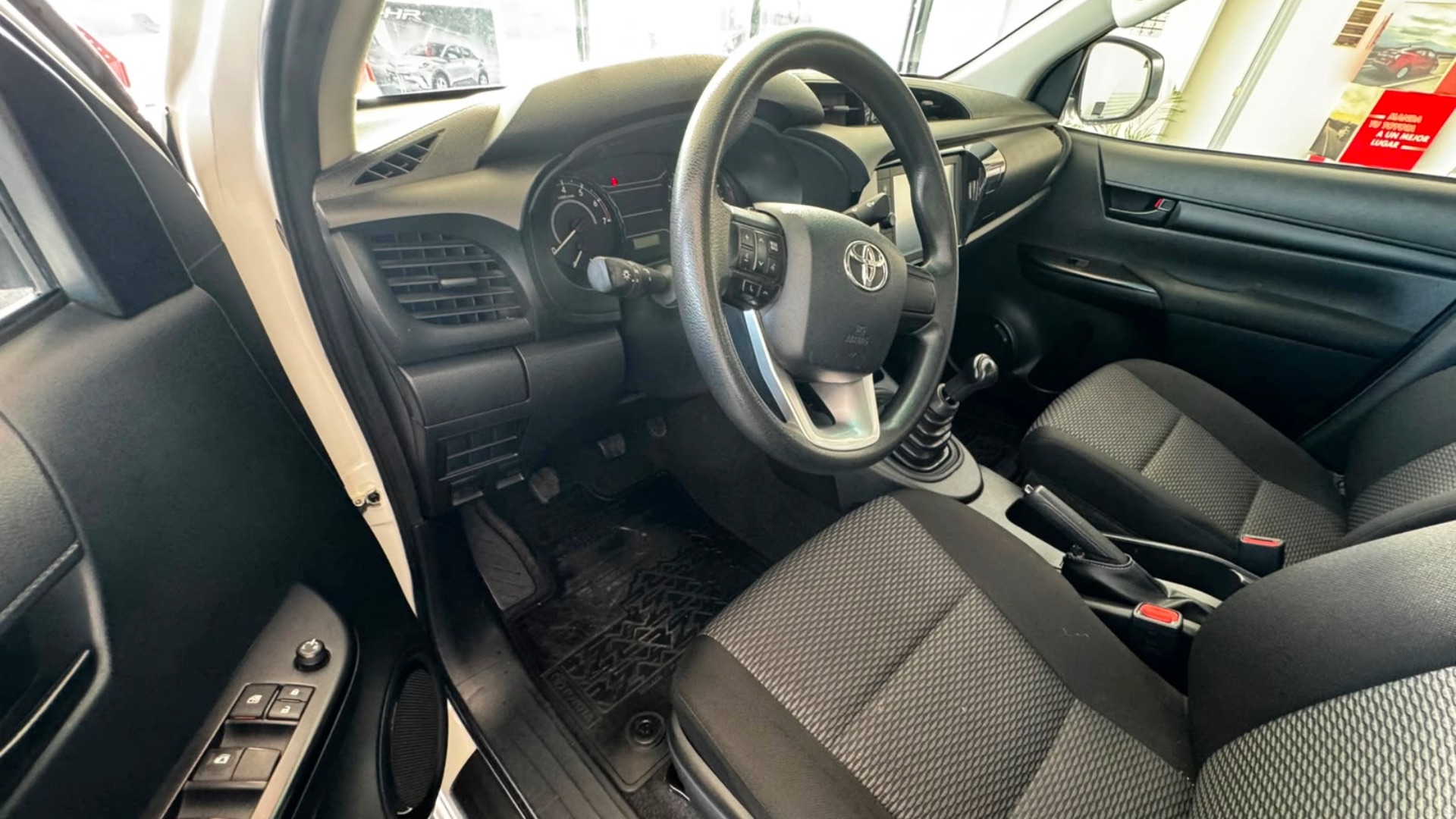 seminuevos-toyota-hilux-2022