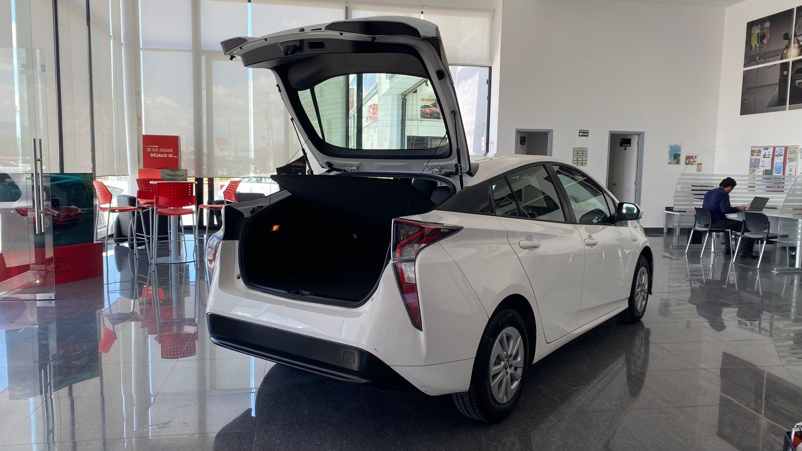 seminuevos-toyota-prius-2018