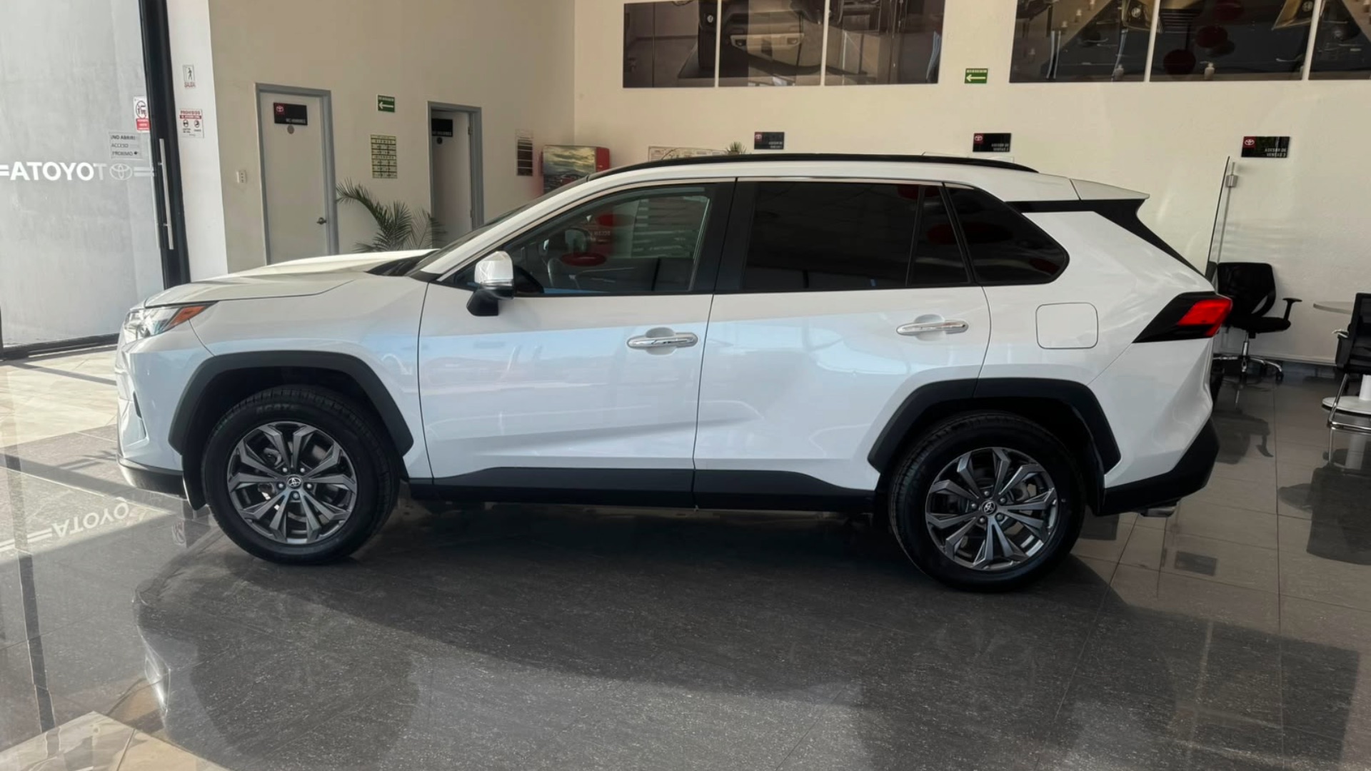 seminuevos-toyota-rav4-2023