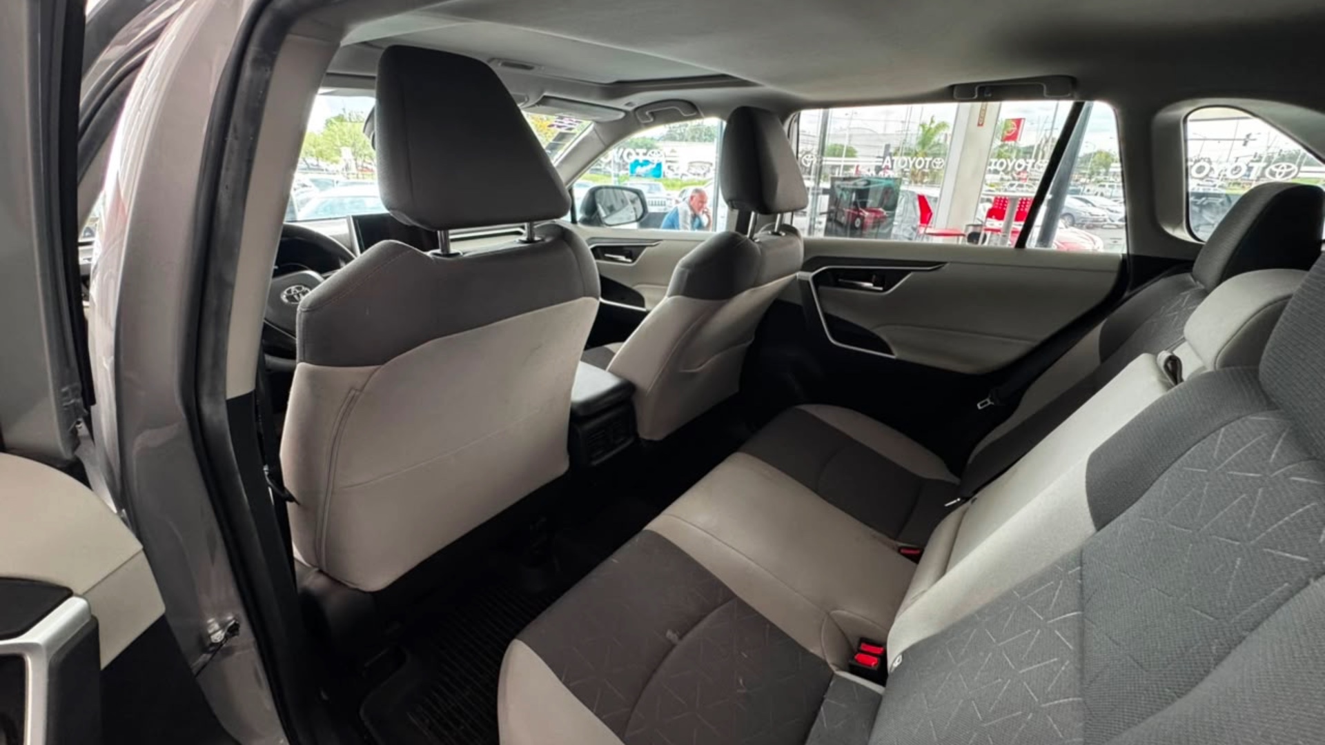 seminuevos-toyota-rav4-2024