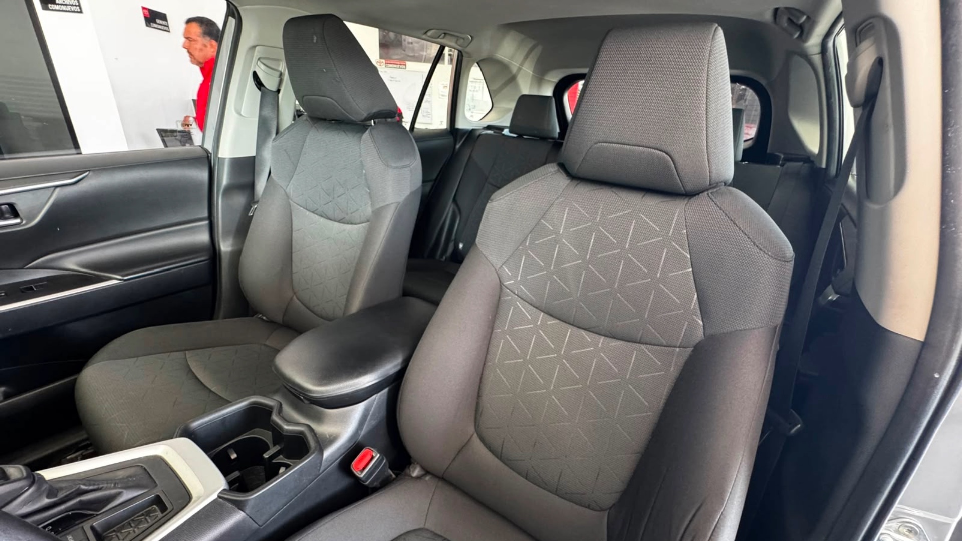seminuevos-toyota-rav4-2024