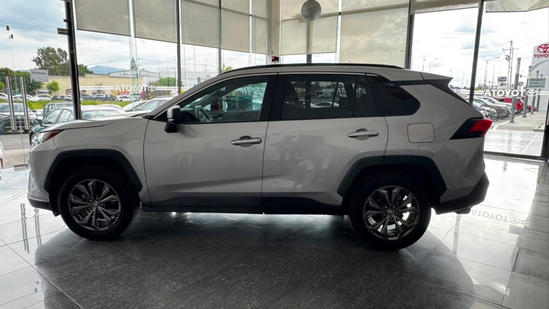 seminuevos-toyota-rav4-2024
