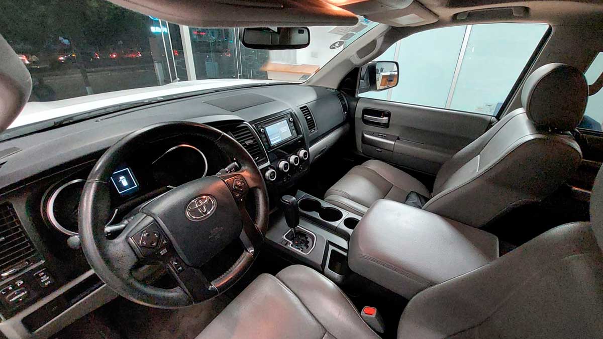 seminuevos-toyota-sequoia-2018