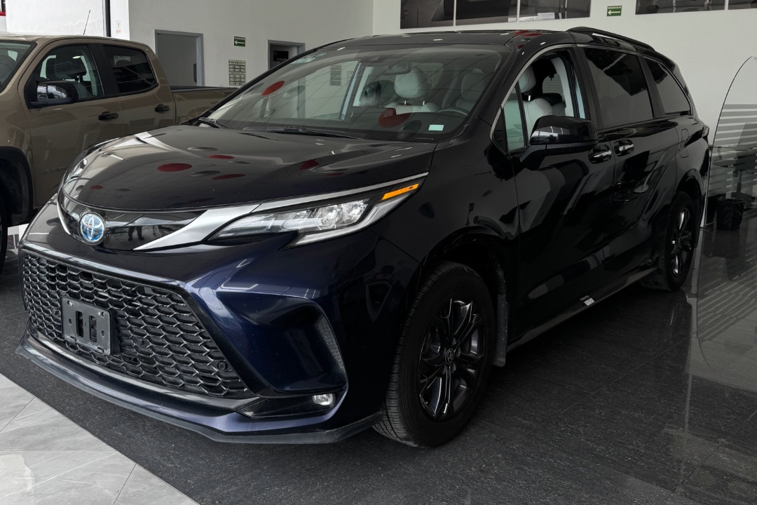 seminuevos-toyota-sienna-2024