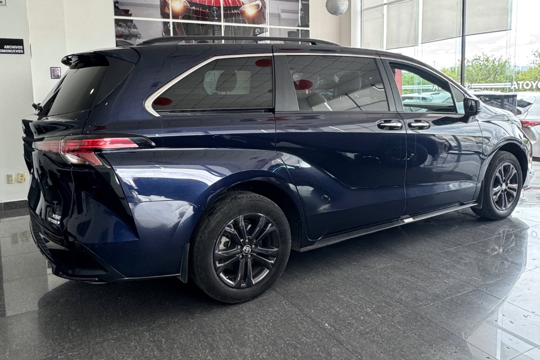 seminuevos-toyota-sienna-2024