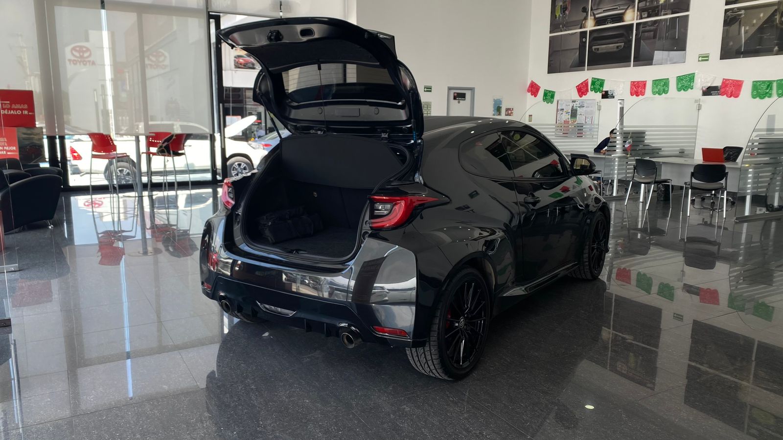 seminuevos-toyota-yaris-2022