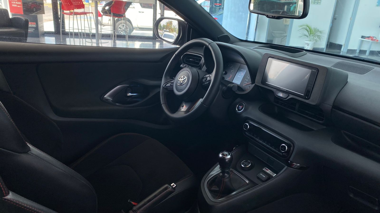 seminuevos-toyota-yaris-2022