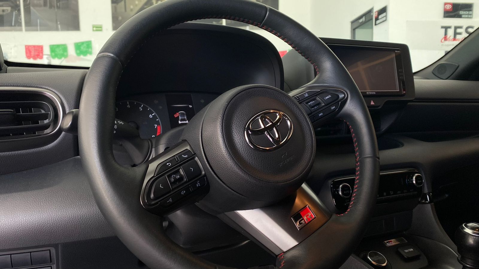 seminuevos-toyota-yaris-2022