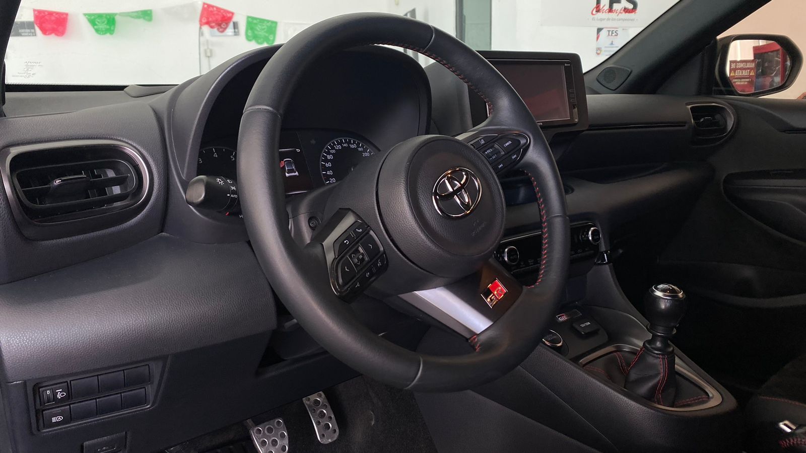 seminuevos-toyota-yaris-2022